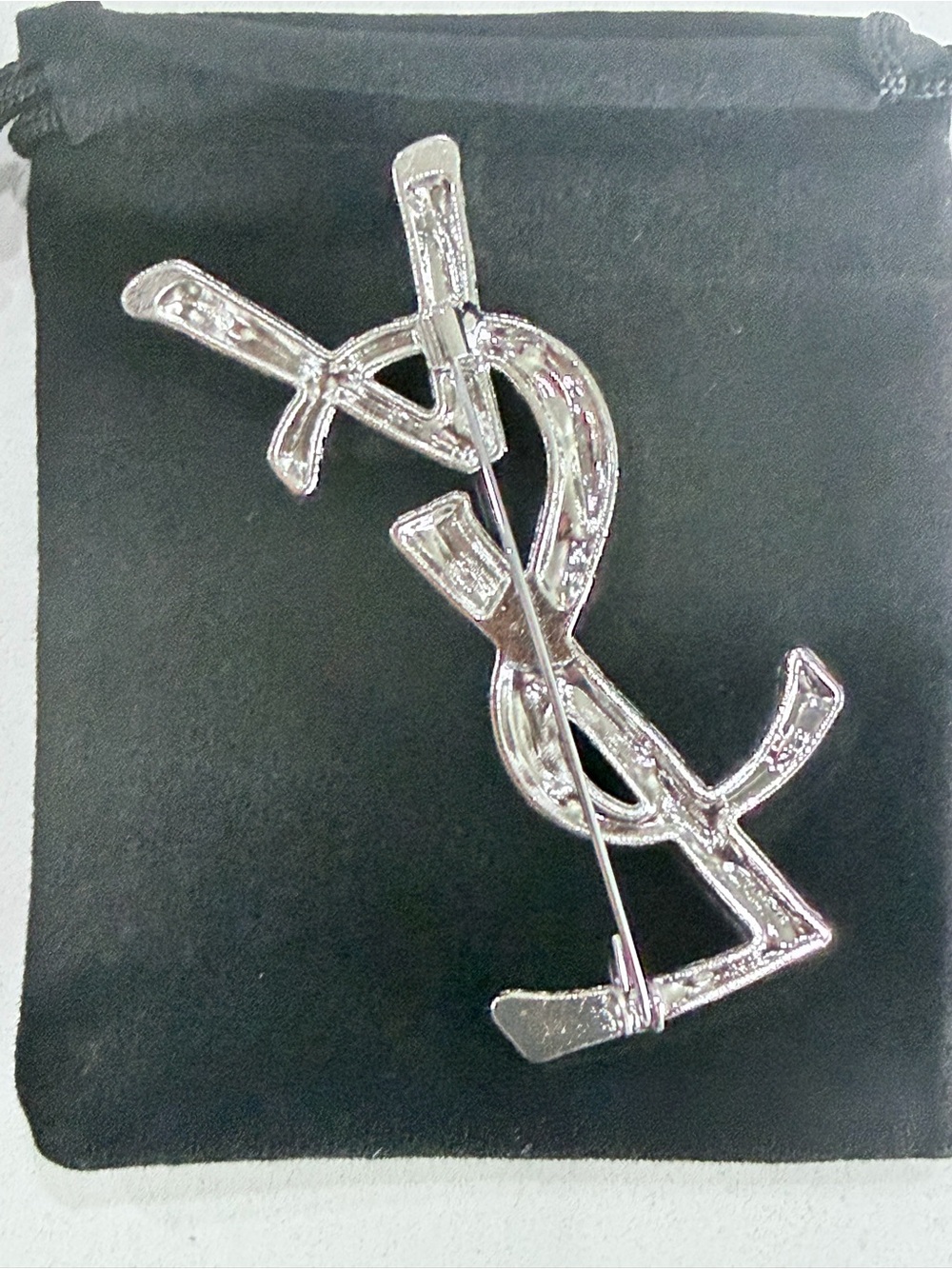 Fashion Brooch in Silver Tone - Picture 4 of 4
